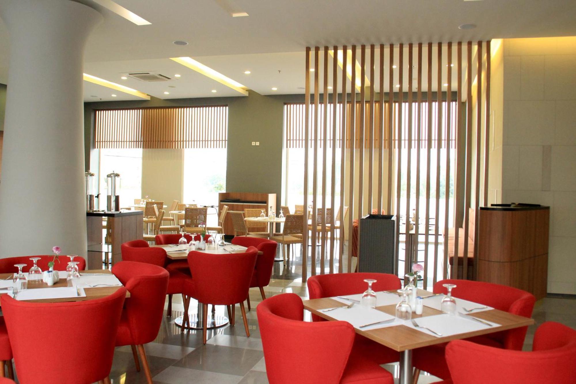 Kyriad Hotel Airport Jakarta Tangerang Ngoại thất bức ảnh