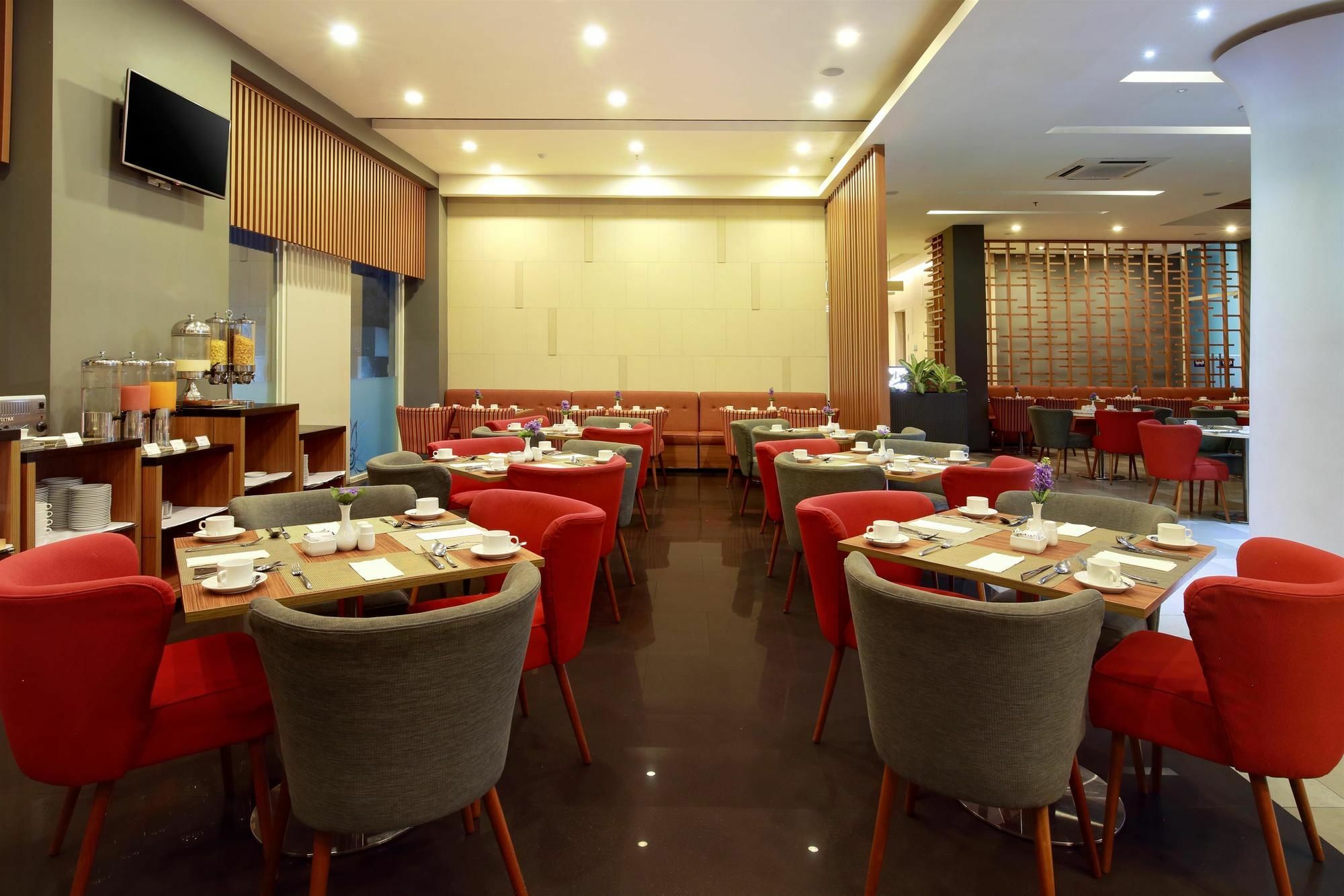 Kyriad Hotel Airport Jakarta Tangerang Ngoại thất bức ảnh