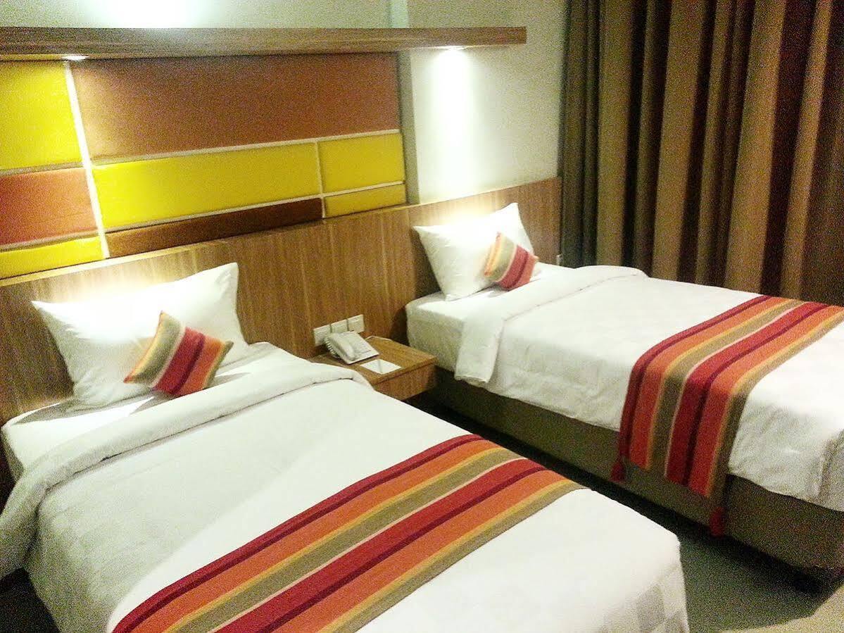 Kyriad Hotel Airport Jakarta Tangerang Ngoại thất bức ảnh
